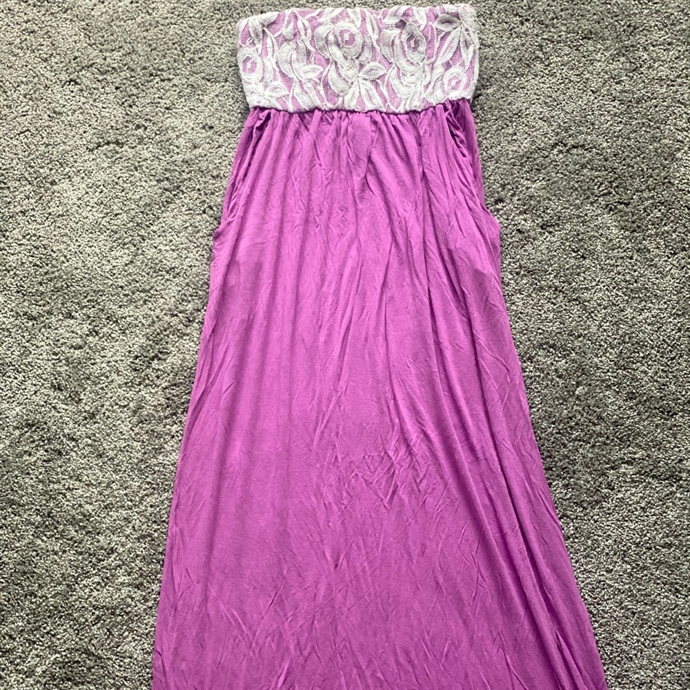 Tube top key hole back maxi dress!